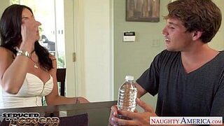 Шикарная пума Кендра Ласт ебется и кончает на лицо - порно видео