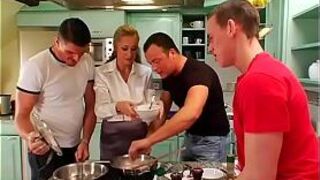 Жесткое порно с игрушками на веб камеру - порно видео