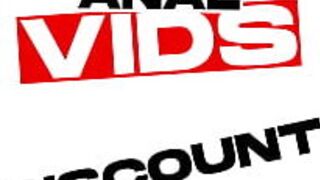 Большой пролапс жестко трахает застенчивую молодую женщину Оливию Транк и ее первый анал - средняя версия - порно видео