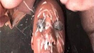 Покрытие темнокожего лица буккаке - порно видео