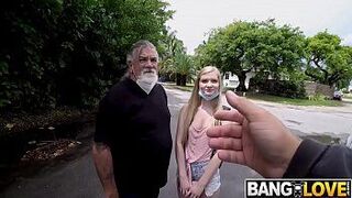 Папина дочка едет на прогулку - порно видео