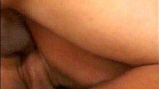 Блондинку с косичками трахнули и трахнули двойным вагиналом - порно видео