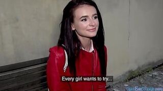 Публичный секс на кастинге в видео от первого лица с тинкой в колготках - порно видео