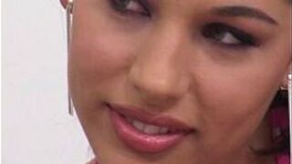 Зафира разозлилась и трахнулась - порно видео